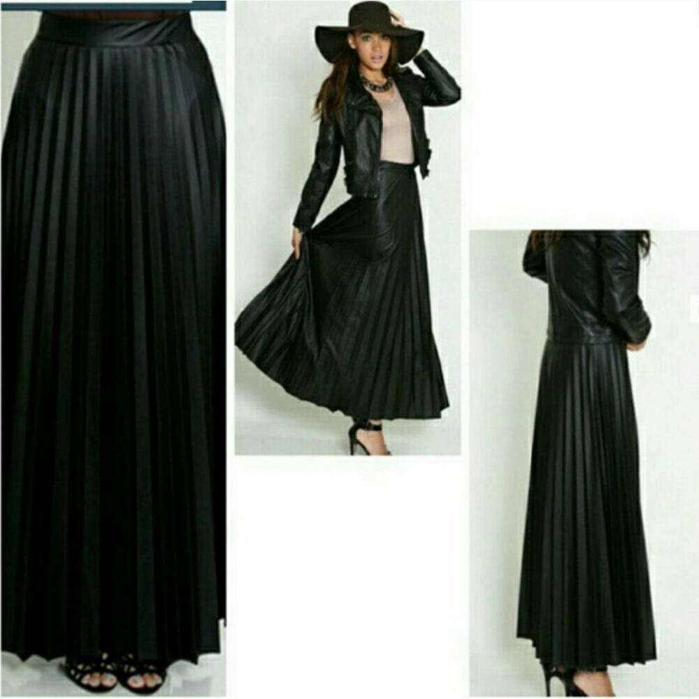 Pleated high waist faux leather maxi